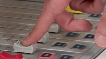 Muzică de crescut natalitatea. Smart Radio lansează playlist-ul de făcut copii