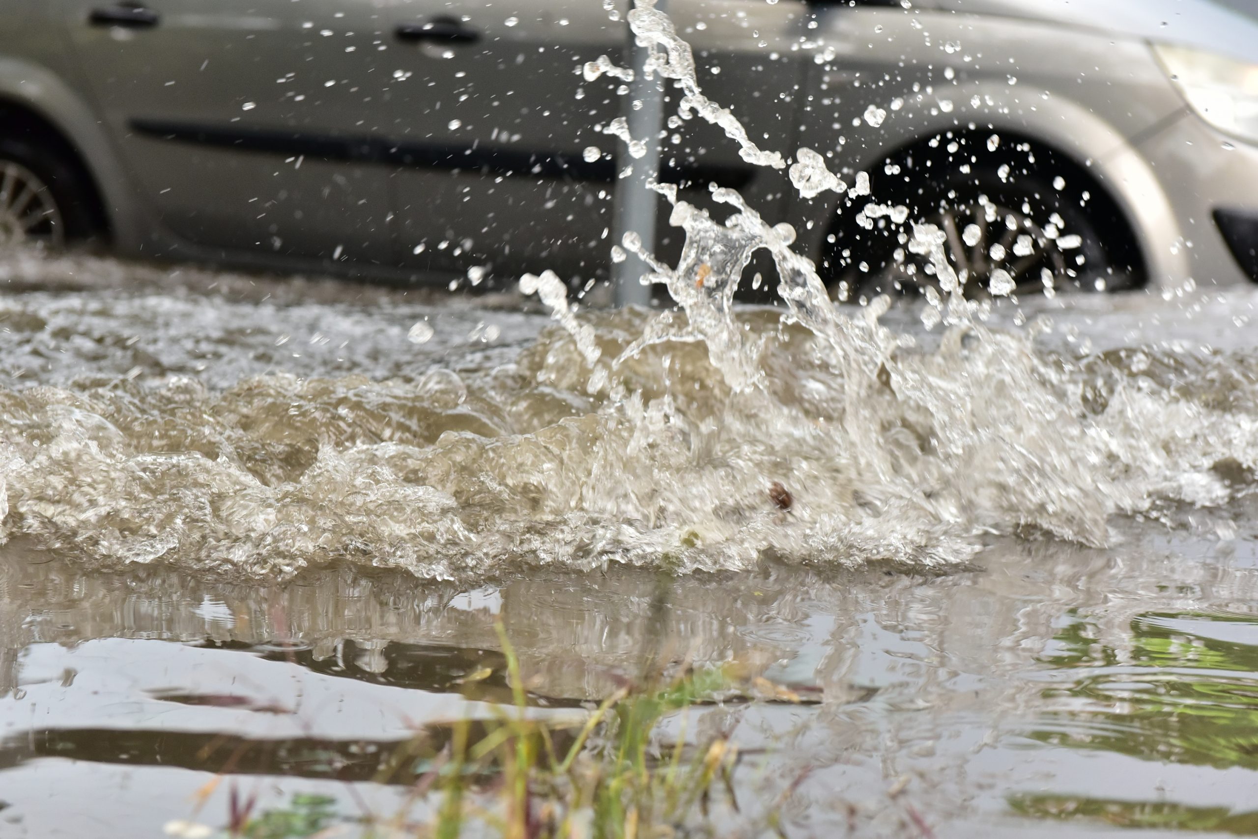 ANM a emis un Cod galben de ploi și vijelii în 35 de județe. Alte 7 județe, sub avertizare Cod portocaliu