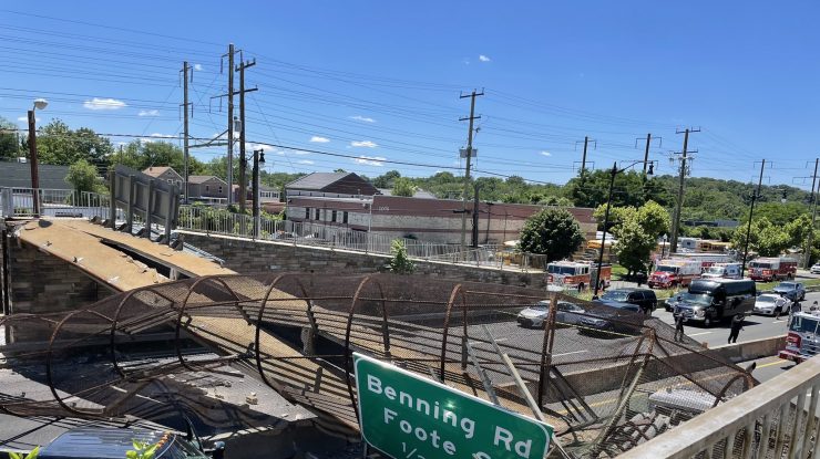 Un pod pietonal s-a prăbușit în Washington DC. Mai mulți oameni au fost răniți. FOTO și VIDEO