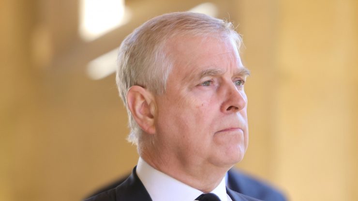Prințului Andrew al Marii Britanii i s-au retras gradele militare și titlul regal