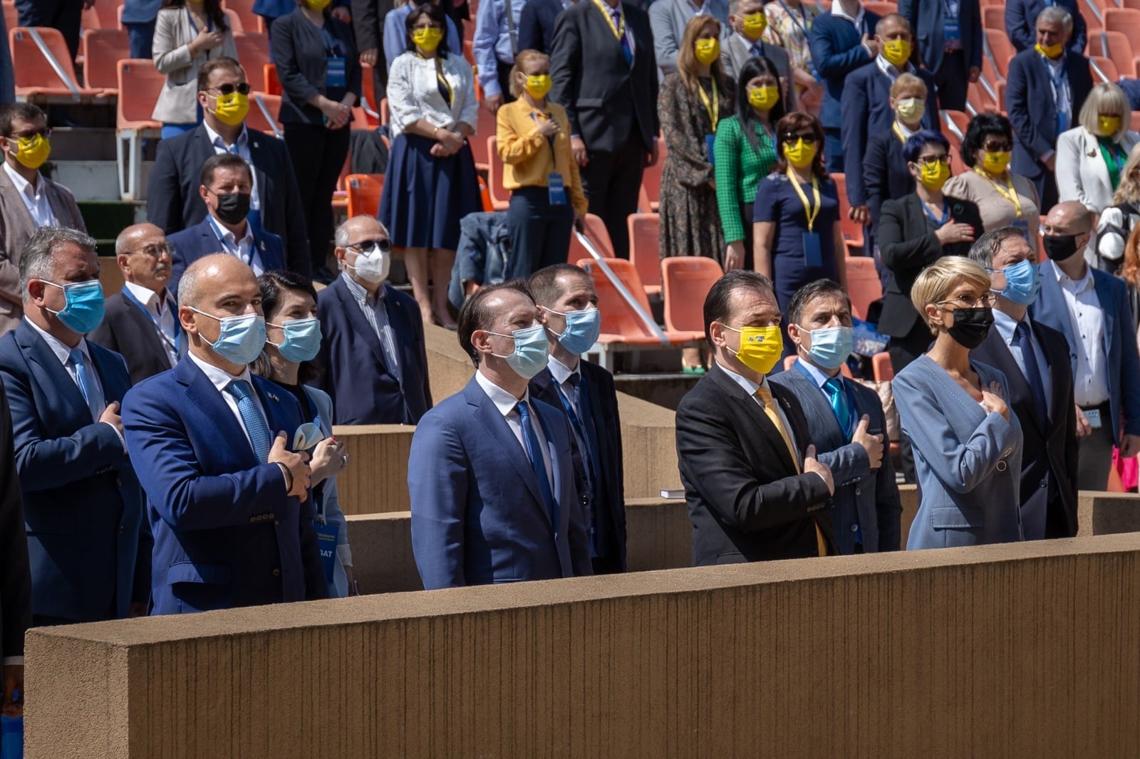 Rareş Bogdan îl compară pe Florin Cîţu cu Mario Draghi: La o altă vârstă, o altă forță, o altă energie