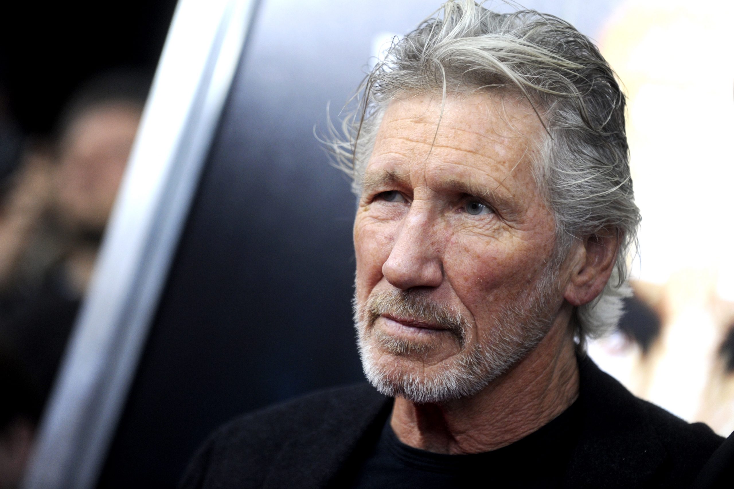 Roger Waters a refuzat o sumă „uriaşă” de la Facebook: „Nu voi face parte din porcăria asta, Zuckerberg”