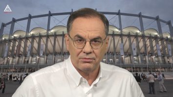 Ia să vezi. Noi, cei din tribuna a II-a