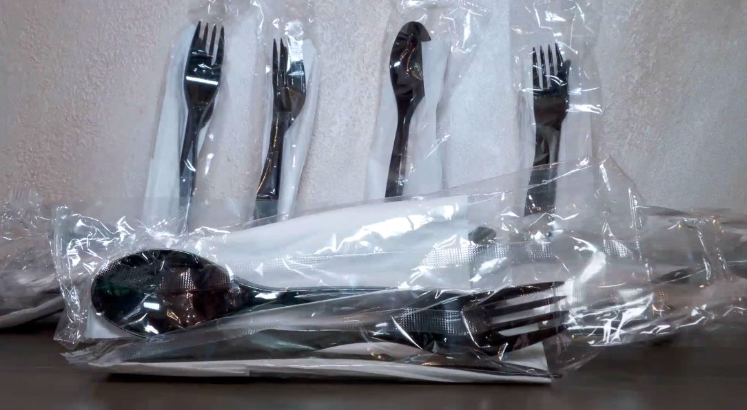 Mai puține produse din plastic din 3 iulie. Cum se vor adapta antreprenorii la noile regulie impuse de UE