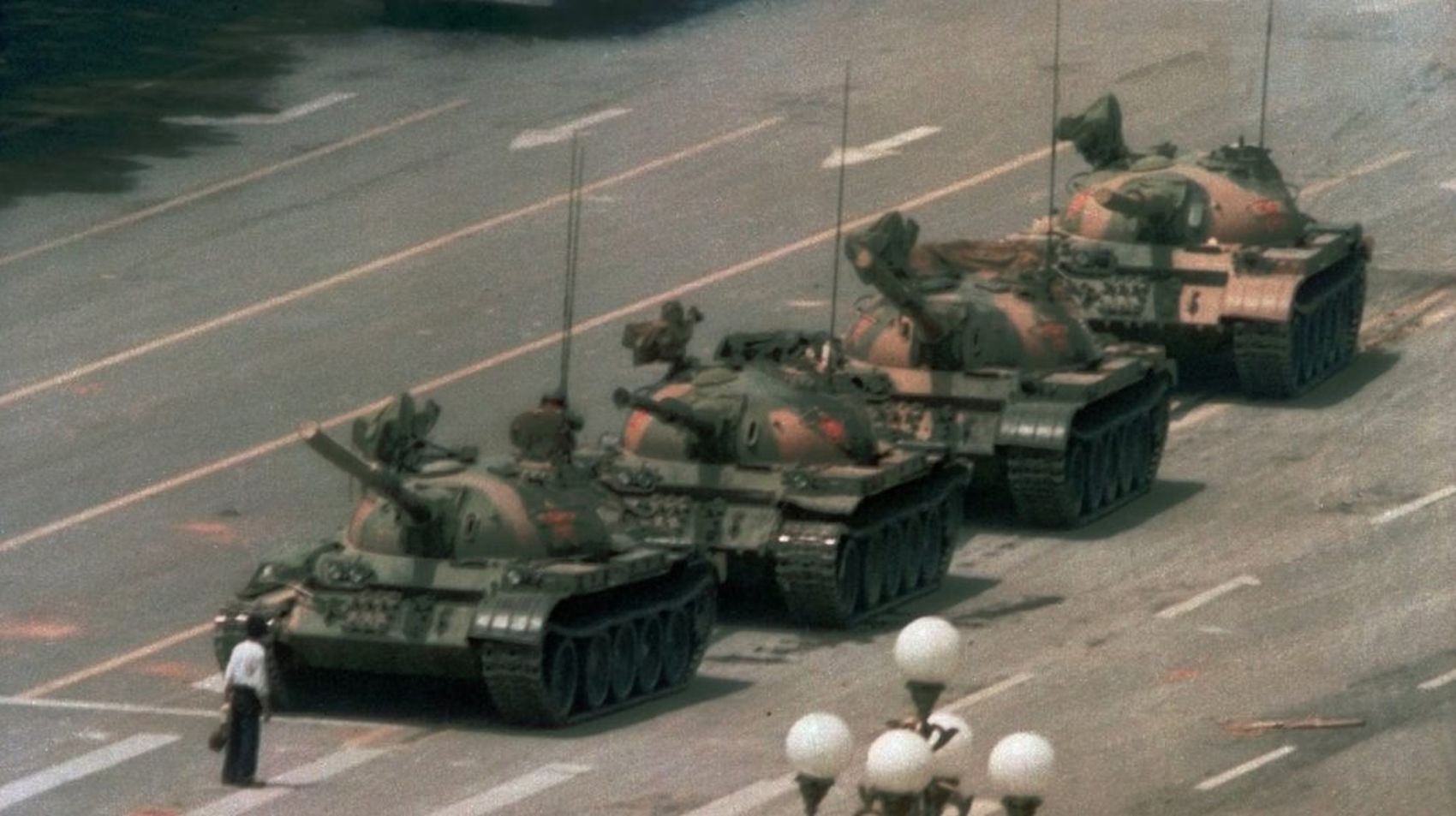 Un motor de căutare online a blocat toate imaginile cu „tank man”, bărbatul care stă în fața tancurilor în Piața Tiananmen