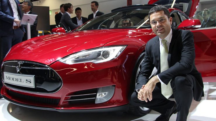 Unul dintre cei mai importanţi oameni de la Tesla şi-a vândut acţiunile cu 274 de milioane dolari