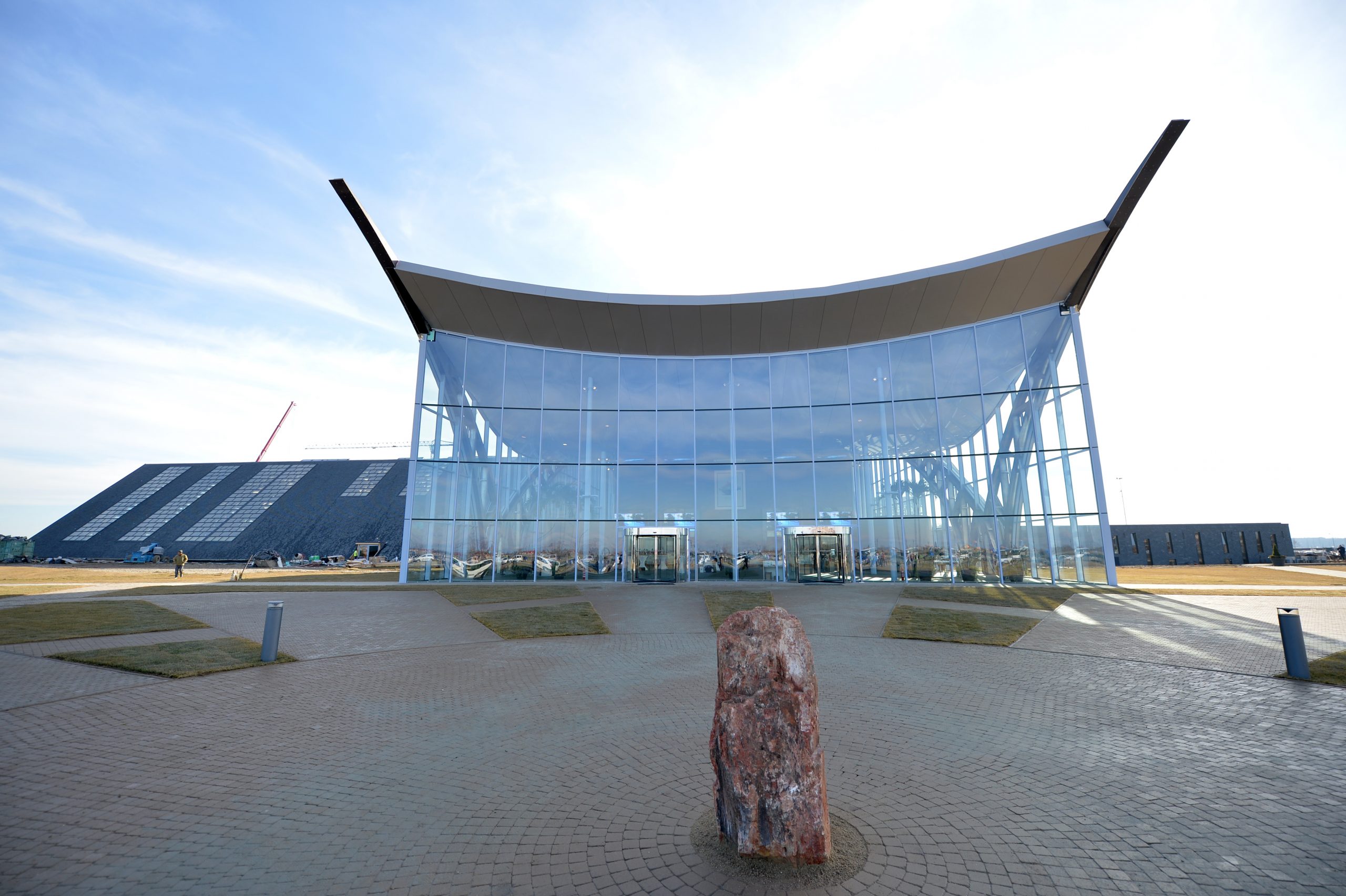 Sute de persoane, evacuate de urgență din Complexul Therme, după ce s-a activat alarma de incendiu