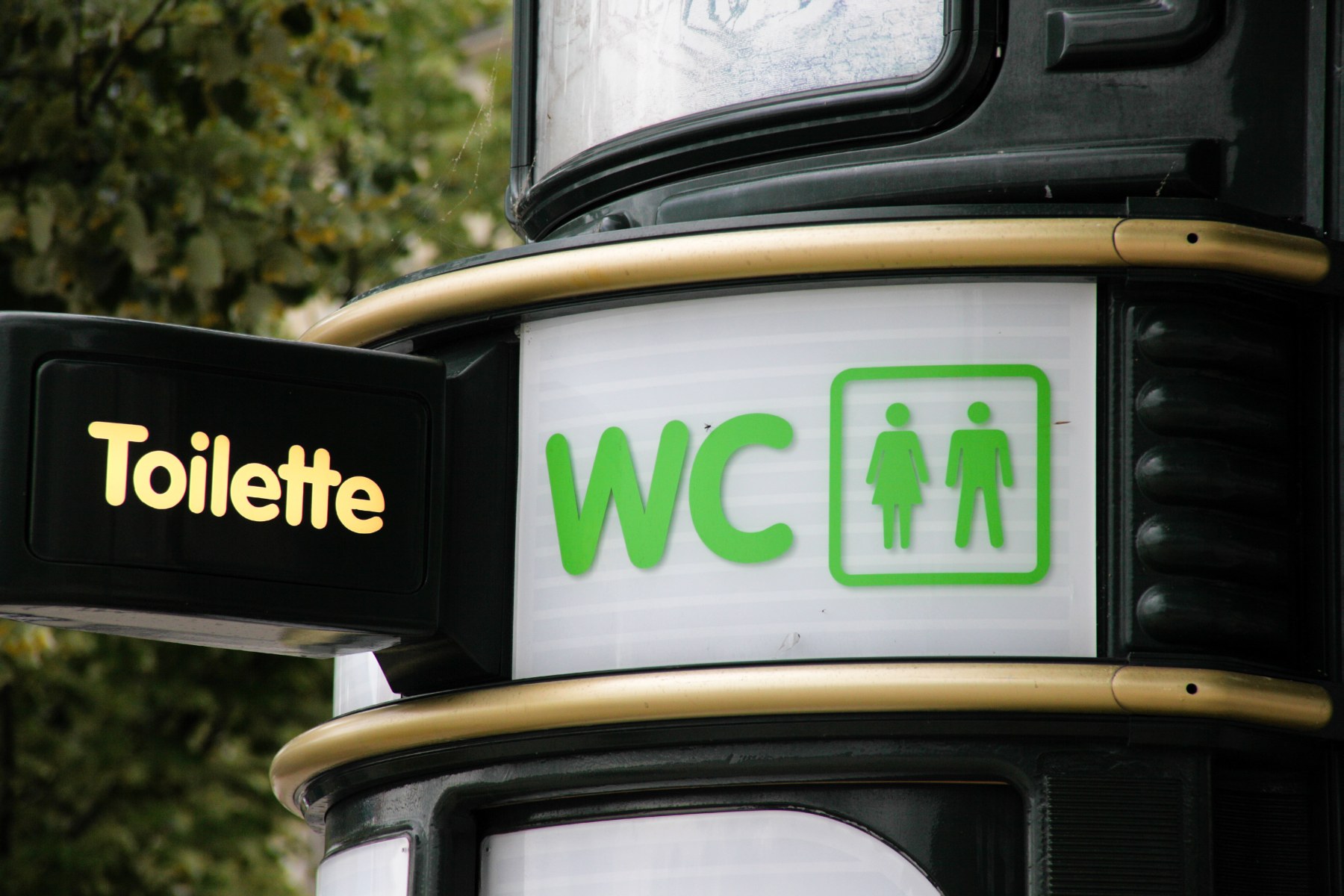 Ideea toaletelor neutre, dezbătută în Marea Britanie. Ce cred românii despre acestă inițiativă