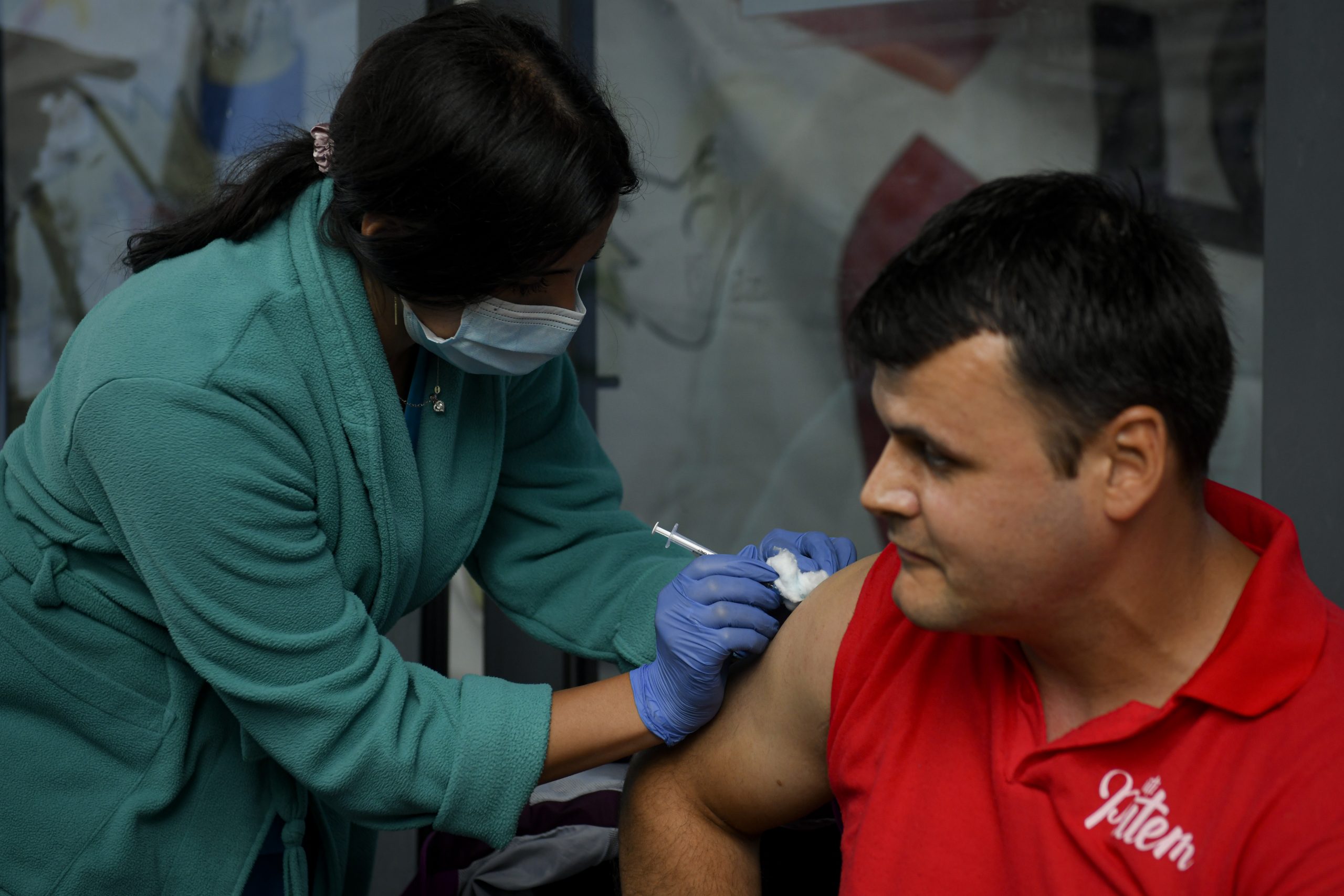 Imunitatea de grup, un vis tot mai îndepărtat. Octavian Jurma: „Situația este îngrijorătoare în România”