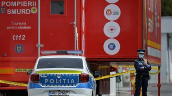 Mașină de poliție în București, la tragedia de ela tirul ATI de la Victor Babeș.