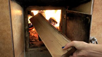 Un copil din Vaslui a luat foc în timp ce încerca să aprindă o sobă