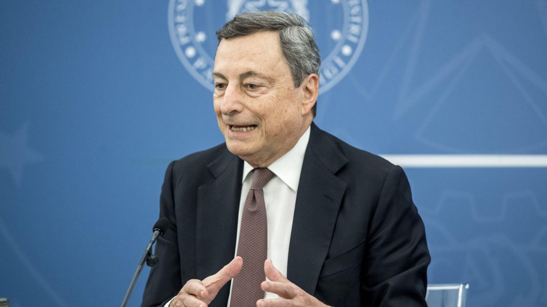 mario draghi gesticuland
