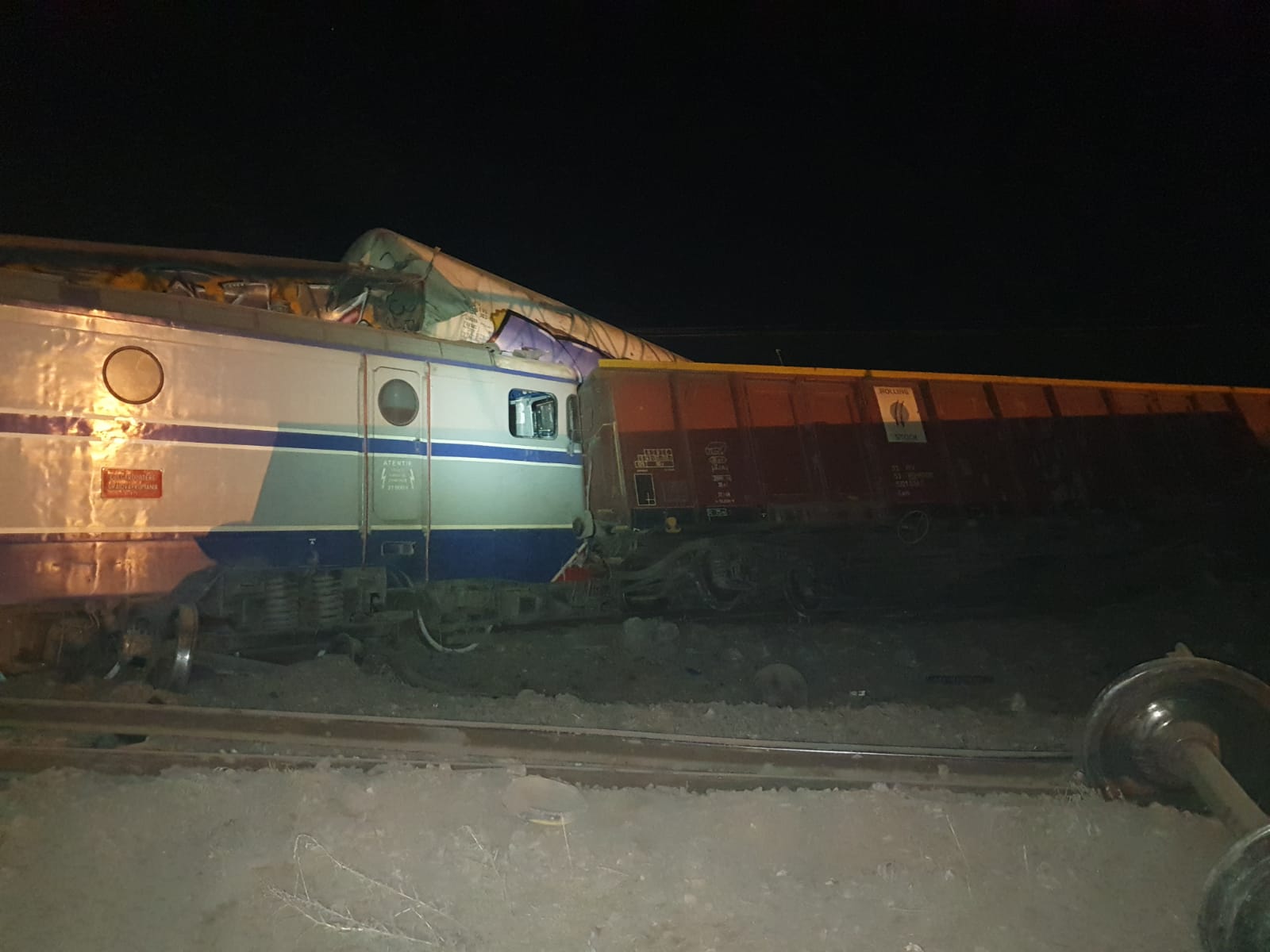 Două trenuri s-au ciocnit la Fetești. Circulația feroviară spre litoral este dată peste cap