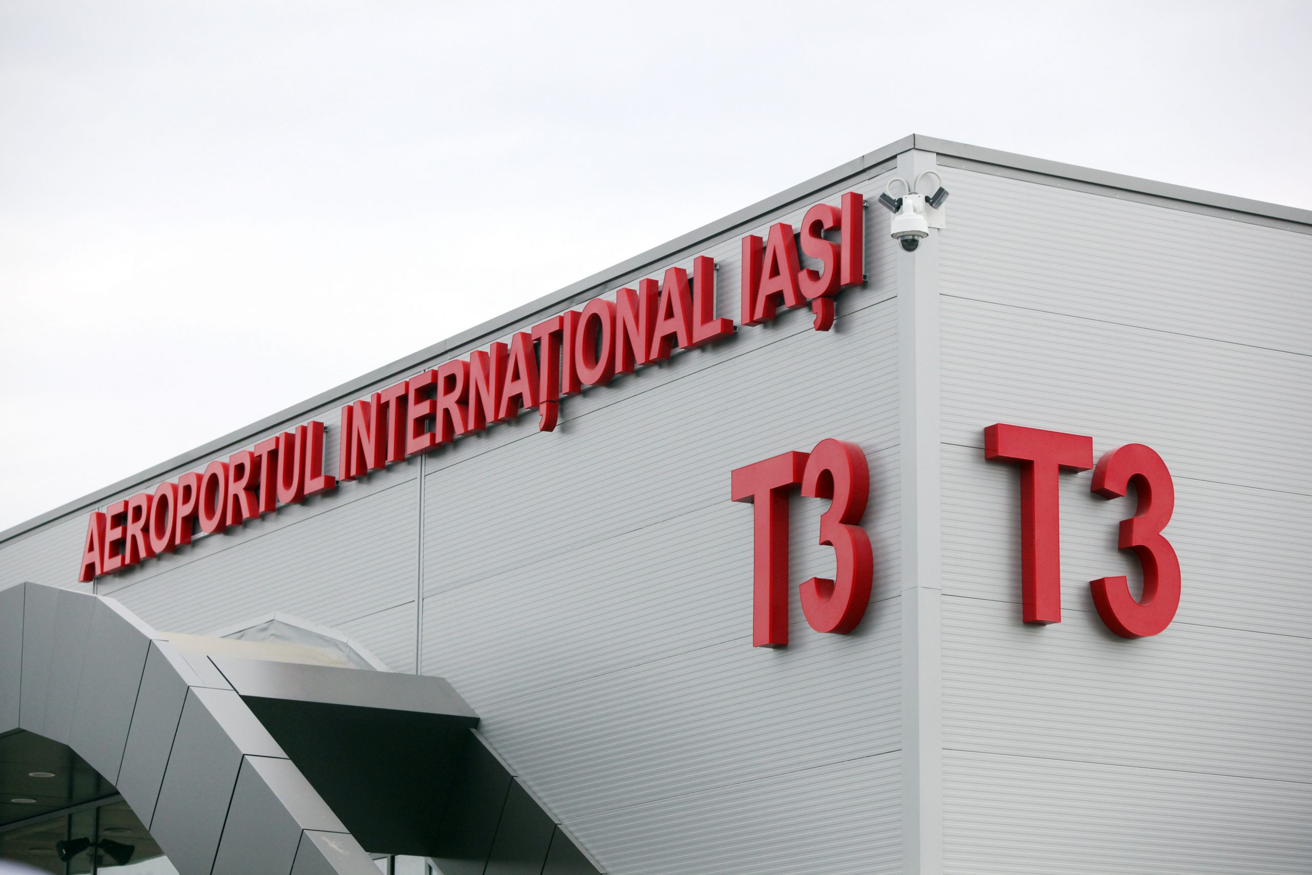 Mai multe curse au fost redirecţionate de pe aeroportul din Iaşi, din cauza vremii