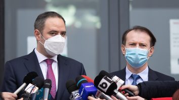 Alexandru Nazare și Florin Cîțu. Foto: gov.ro