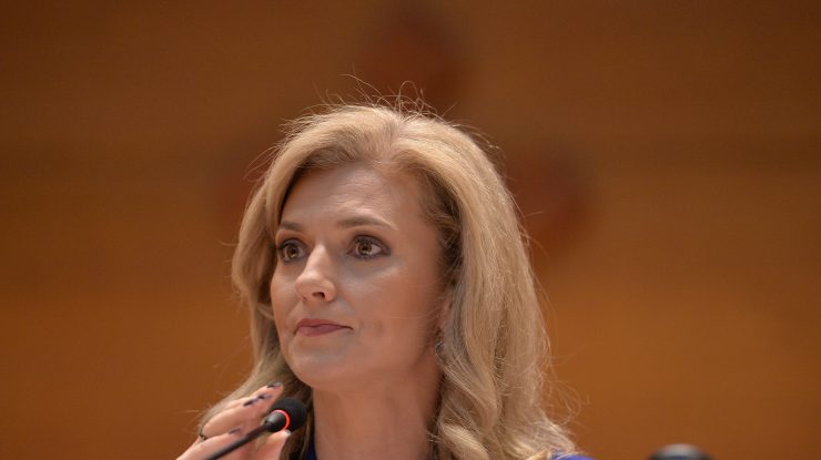 Alina Gorghiu cere demiterea de urgenţă a inspectorului şcolar din Argeş. Ar fi dus elevi de liceu la alegerile interne din PNL