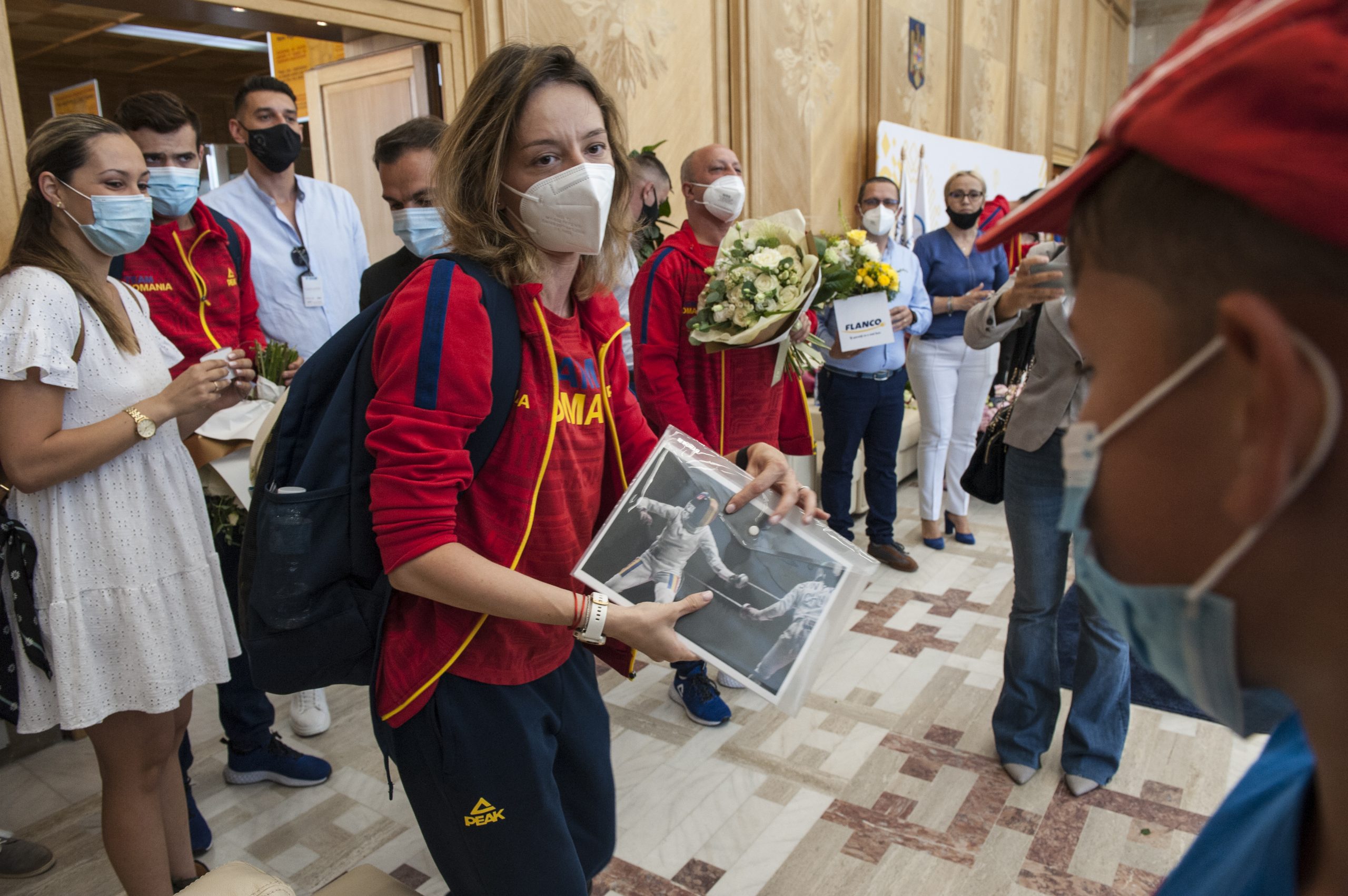 Vicecampioana Ana-Maria Popescu, jignită de un consilier PNL: E o mare țoapă. Nu merita să poarte medalia la gât, ci să şi-o bage în fund