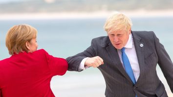 Boris Johnson s-a întâlnit cu Angela Merkel la Londra: „Împărtăşim valori comune”