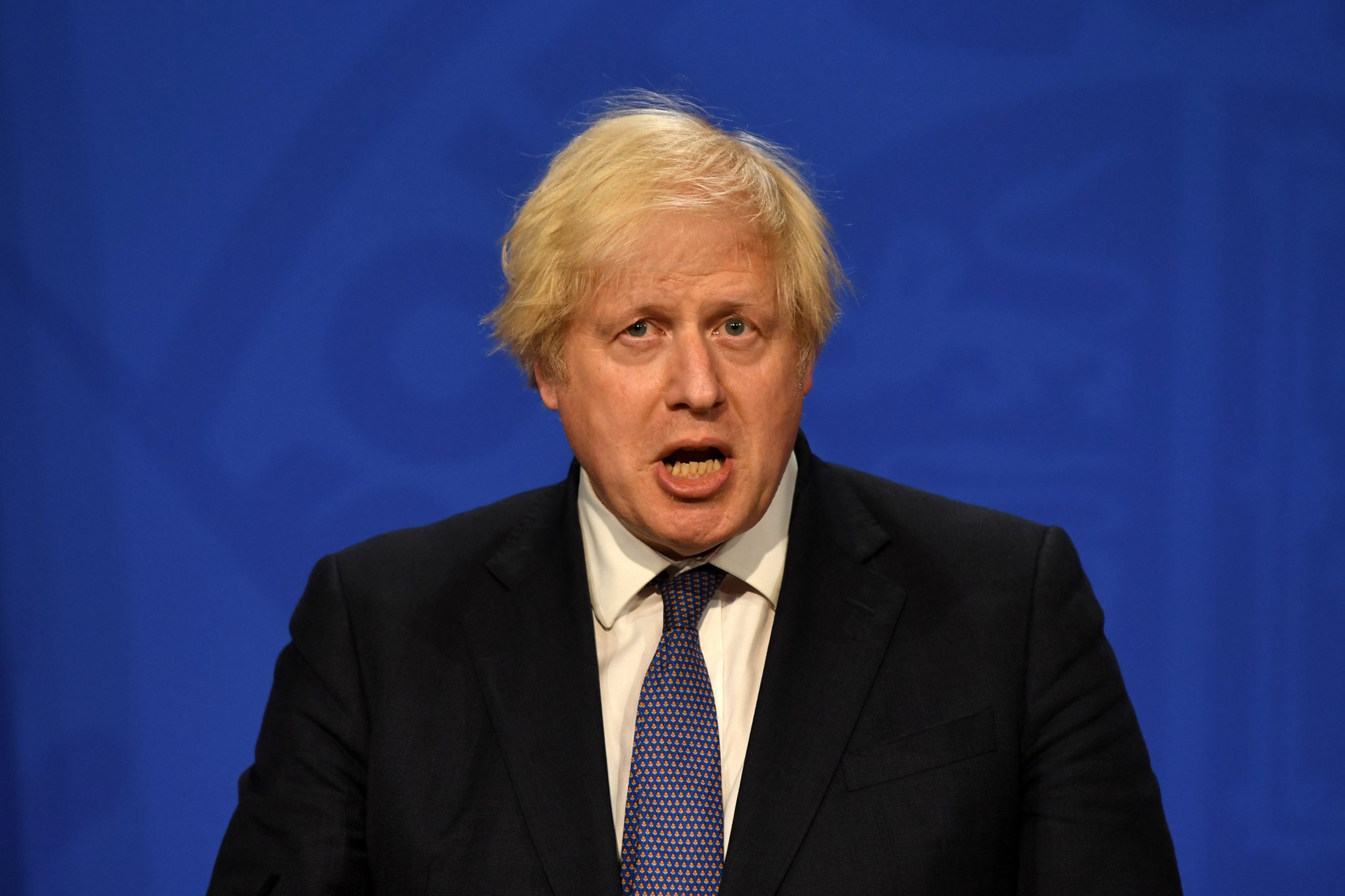 Boris Johnson, declarat contact apropiat al unei persoane infectate cu COVID-19. Ce va trebui să facă premierul britanic zilele următoare