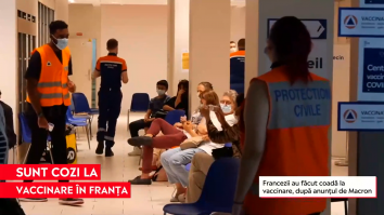 Francezii stau la coadă la vaccinare.