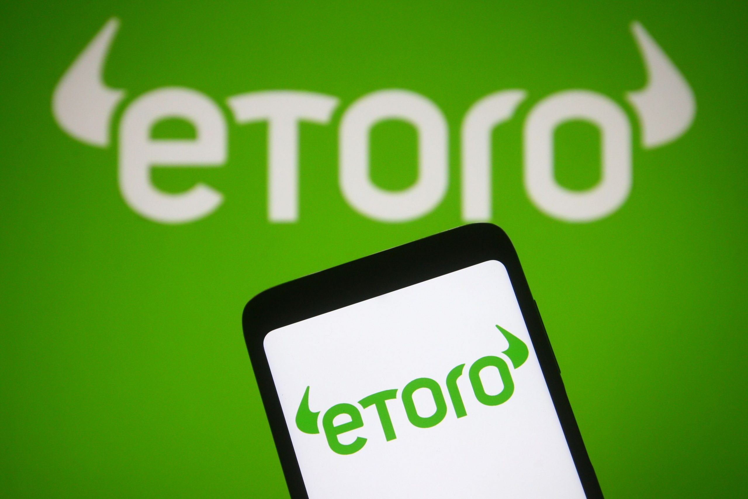 eToro a devenit sponsorul principal al unei echipe de fotbal din România