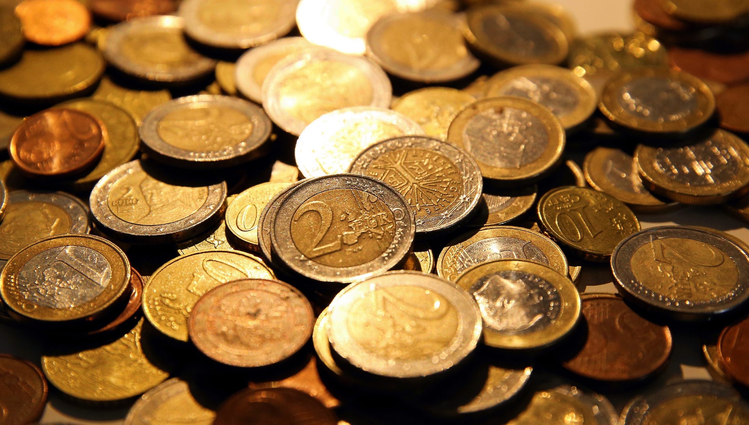 Ce acțiuni străine au cumpărat investitorii români, în 2021. O companie chineză, prima în topul preferințelor