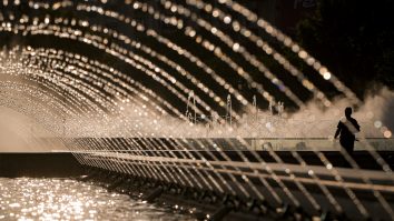 Fântână din centrul Bucureștiului.