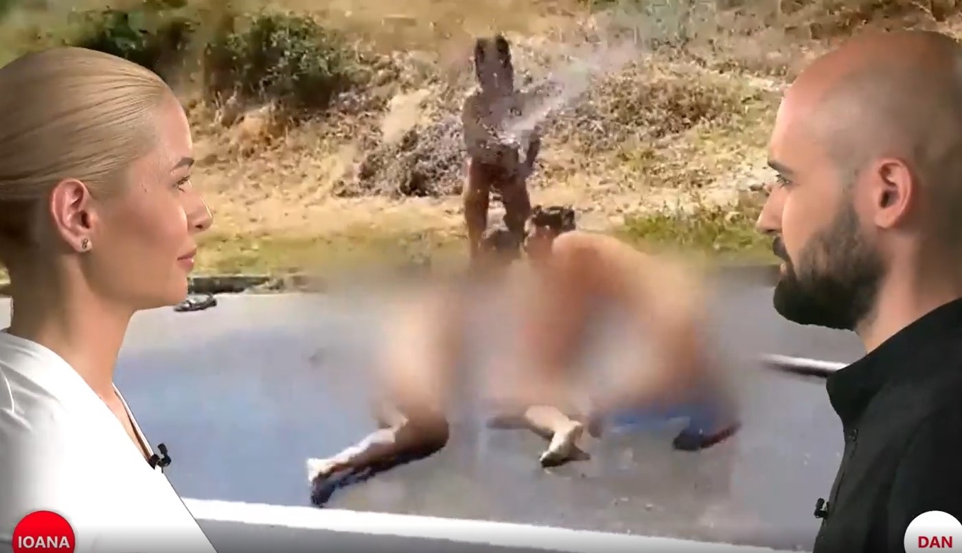 Trei fete din Ucraina au făcut plajă nud pe un drum național din Muntenegru. Cum au fost pedepsite. VIDEO