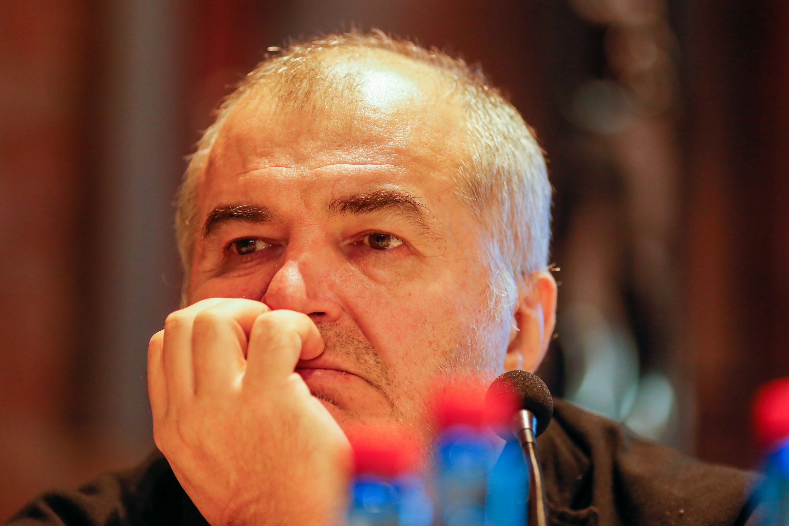 Florin Călinescu: „Dacă mai fac această meserie, ar trebui să mă întorc la satira politică. Mă bate gândul să fac asta”