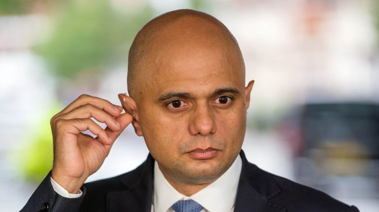 Ministrul britanic al Sănătăţii a îndemnat populaţia să nu se „ferească” de coronavirus. Mai târziu, oficialul și-a cerut scuze