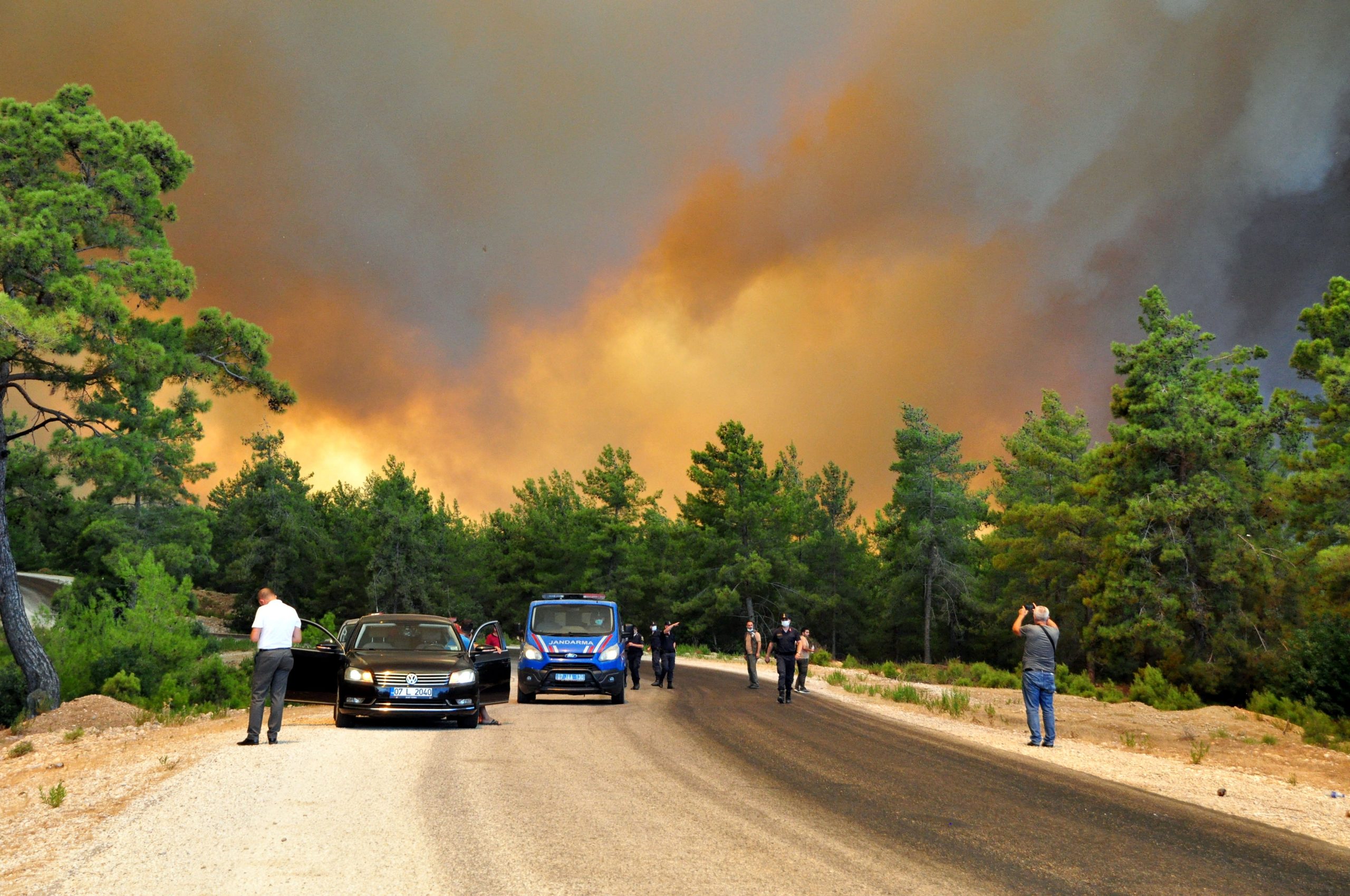 Incendii masive de vegetație în Antalya. Aerul este irespirabil în zonă. VIDEO