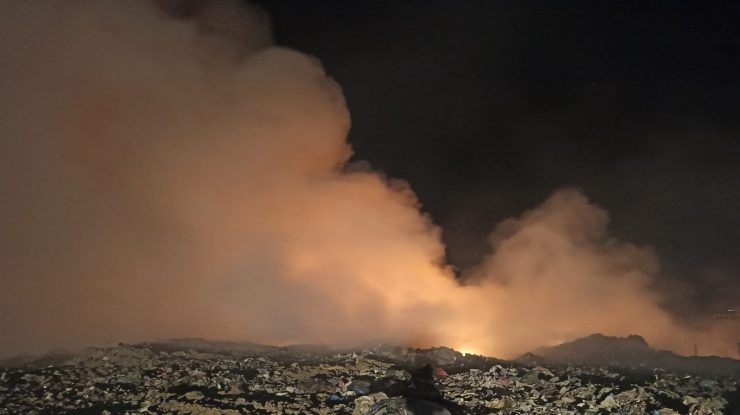 Incendiul de la groapa de gunoi din Arad a fost lichidat.