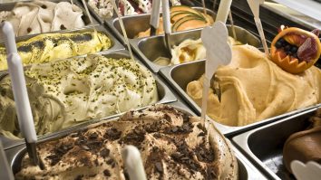 Înghețată din vitrină.