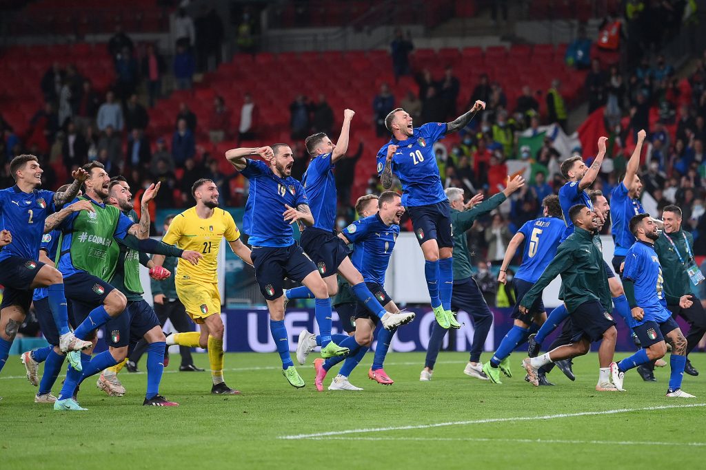 bucuria jucatorilor italieni dupa victoria impotriva spaniei.