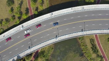 Mașinile autonome vor avea liber pe străzile din Franța. 47% dintre șoferi spun că acestea le permit să doarmă în mers