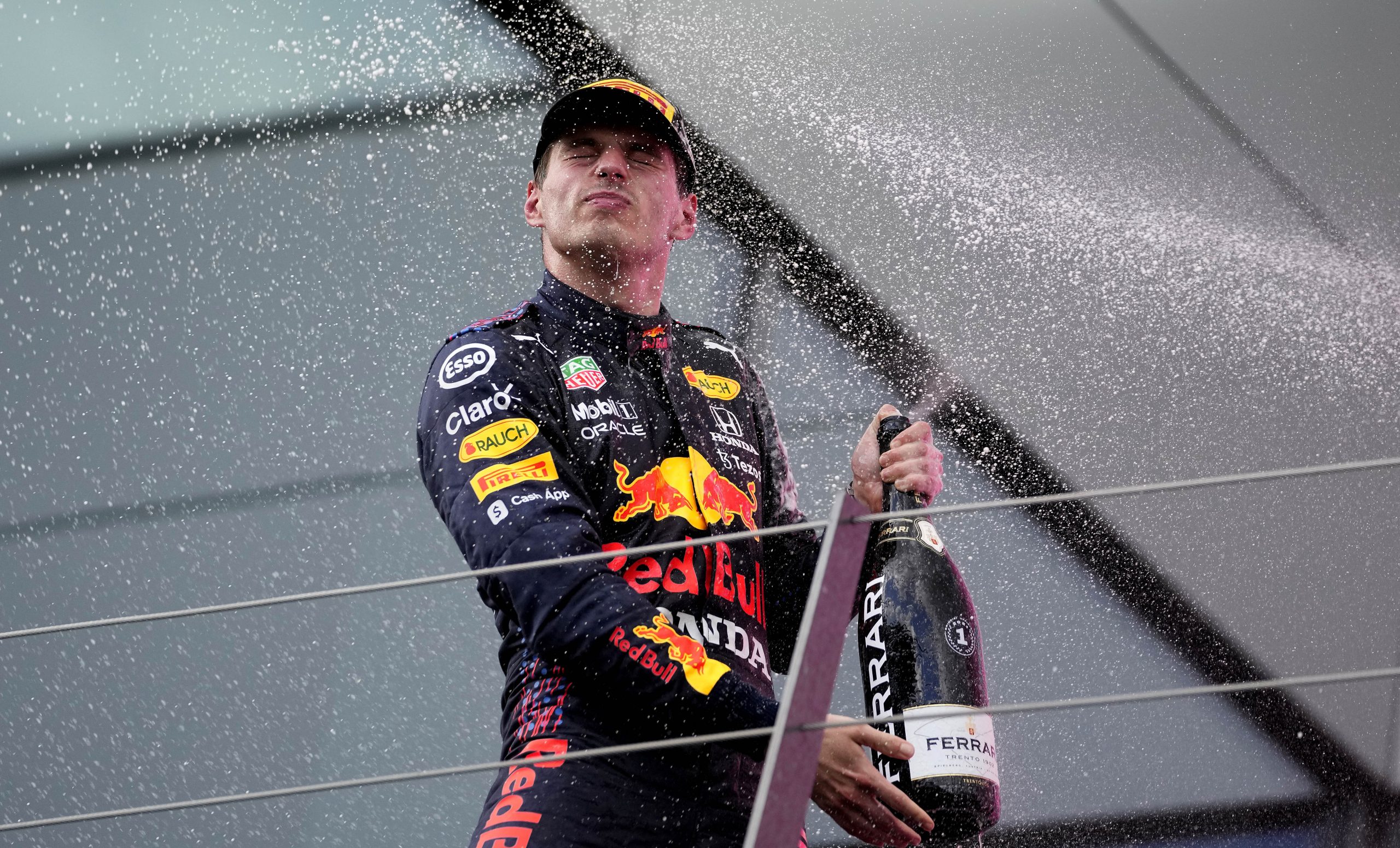 Se încheie dominaţia lui Hamilton? Max Verstappen este liderul în clasamentul din Formula 1
