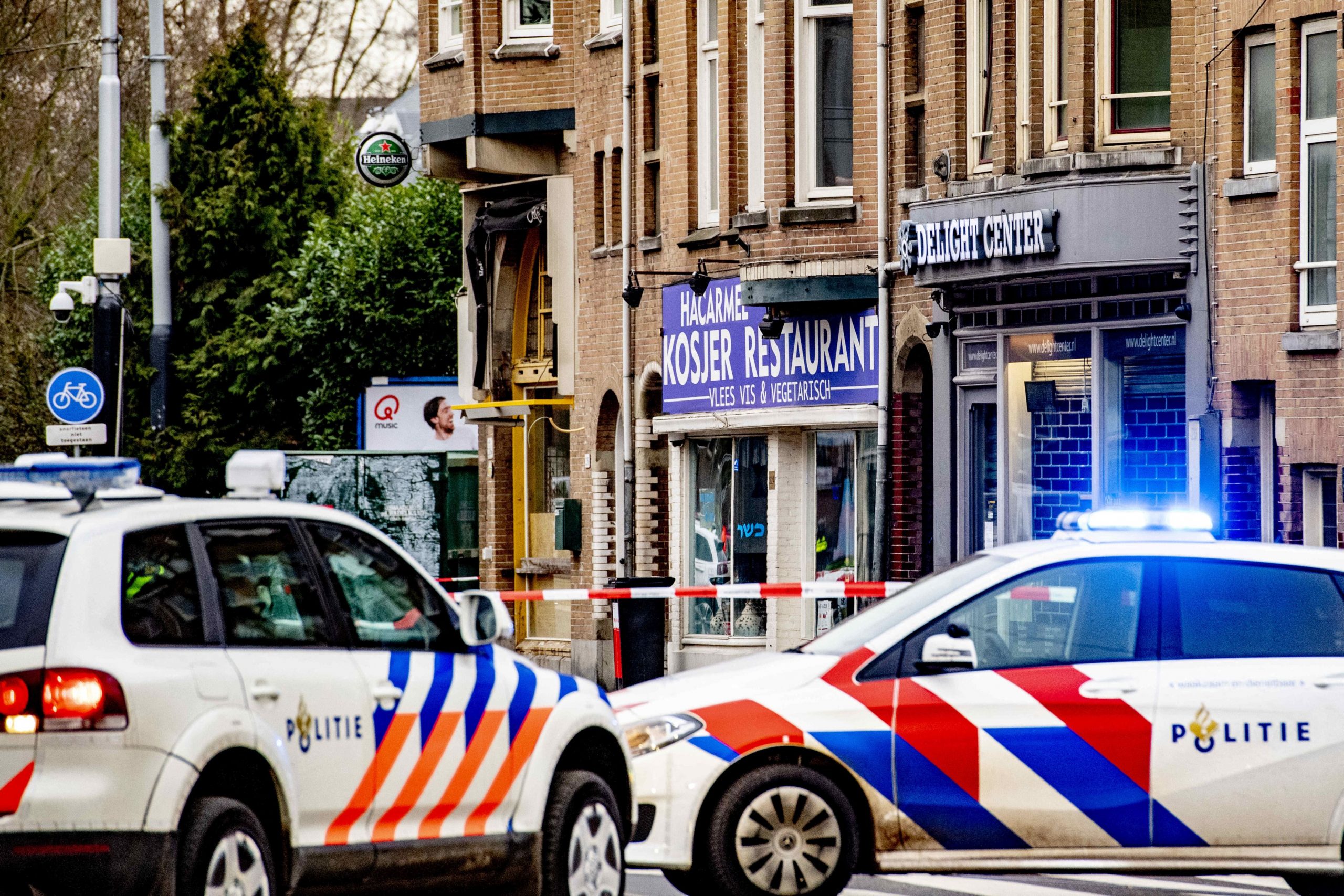 Un jurnalist de investigații olandez, împușcat în cap pe stradă, în Amsterdam