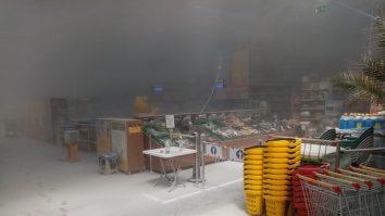 FOTO. Panică la un mall după ce s-a declanșat alarma de incendiu: Șase persoane, transportate la spital