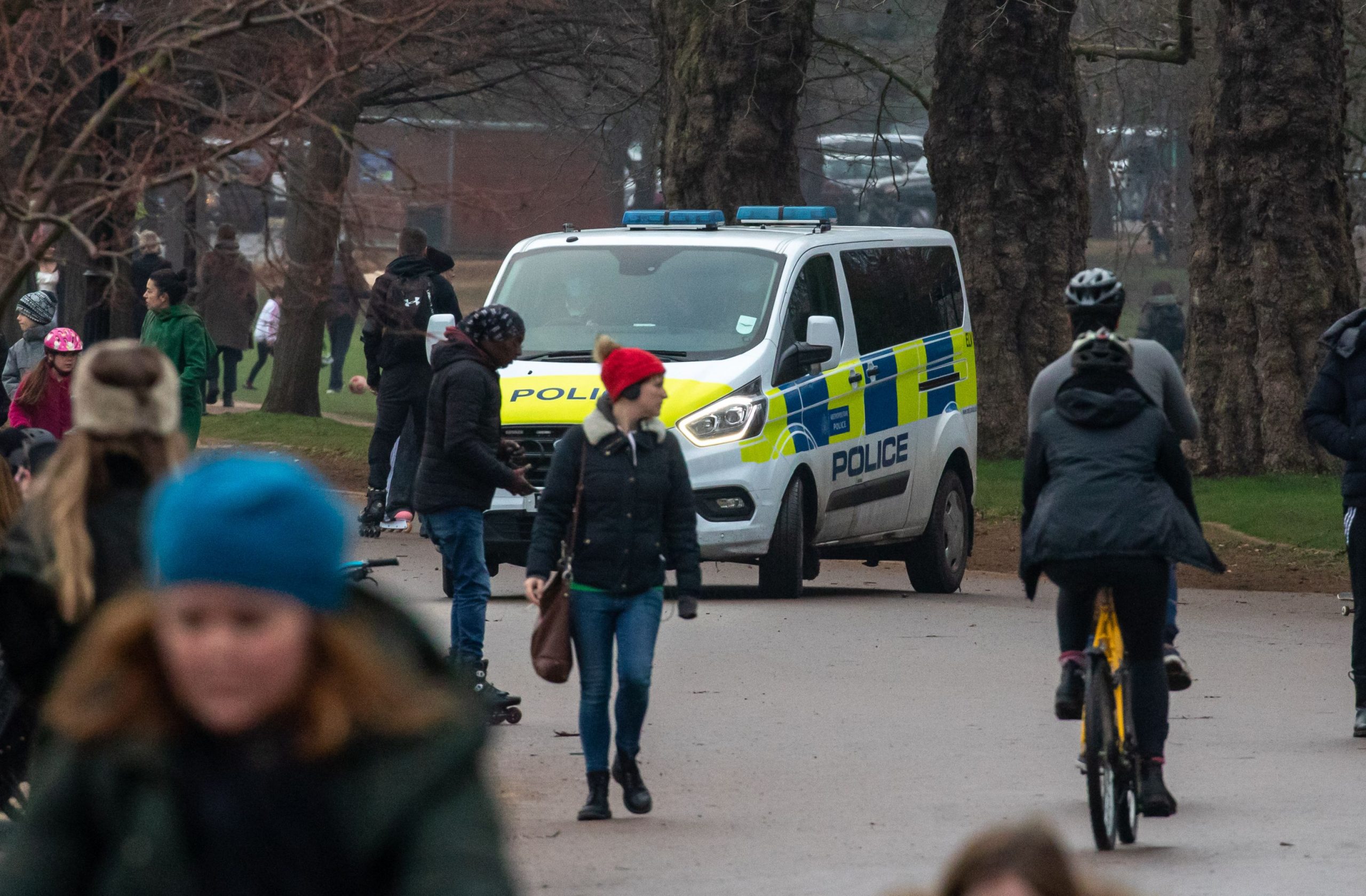 Anchetă bizară în Marea Britanie: Polițiștii caută de doi ani o femeie cu un picior amputat