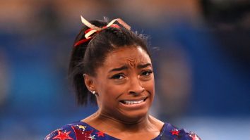 Simon Biles s-a retras din finala olimpică pe echipe, după ce s-a accidentat şi a ratat o săritură