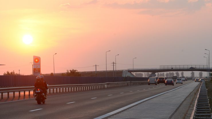 Aglomeraţie pe drumul Constanţa – Mangalia. Rutele alternative recomandate de poliţişti