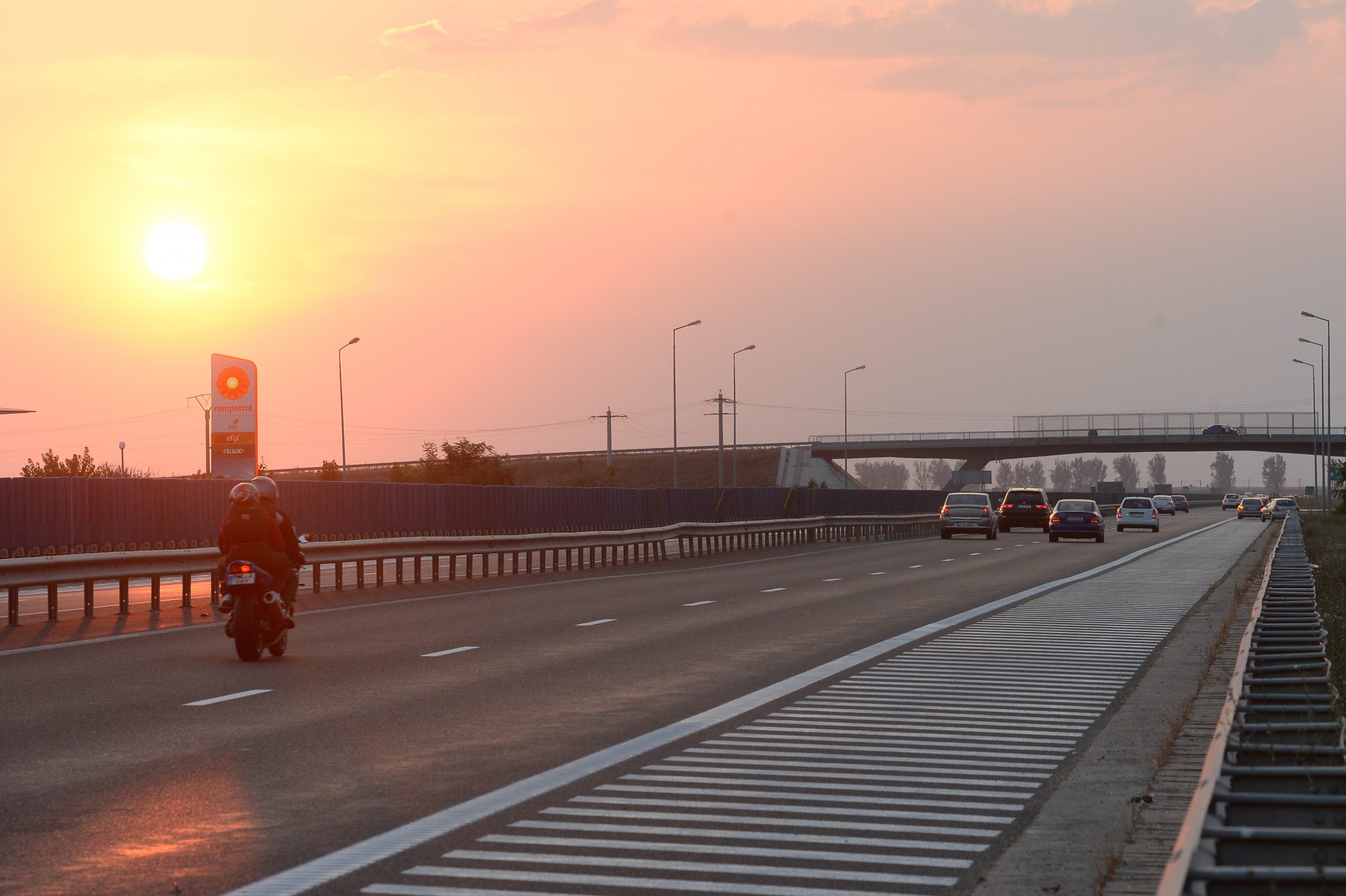 Aglomeraţie pe drumul Constanţa – Mangalia. Rutele alternative recomandate de poliţişti