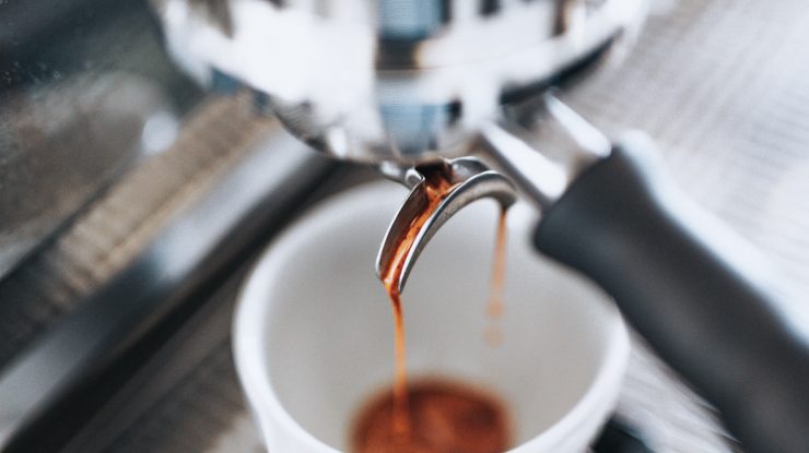 (P) Cum au apărut primele aparate de cafea la domiciliu