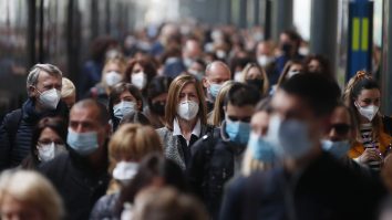 Populaţia României s-a redus în 2020 cu aproape 150.000 de persoane. Care este principala cauză a scăderii