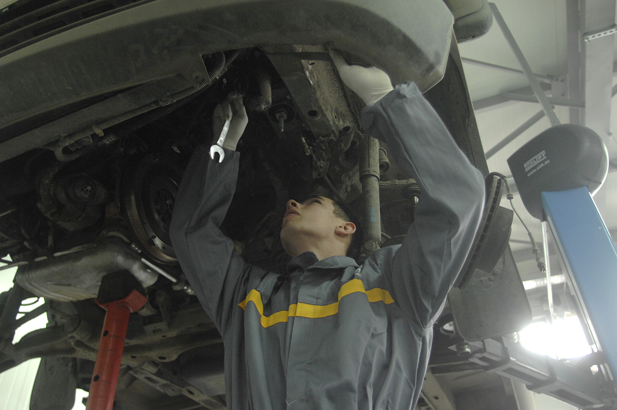 România are nevoie disperată de ingineri: „Este inadmisibil ca după ani de experienţă să avem astfel de salarii”