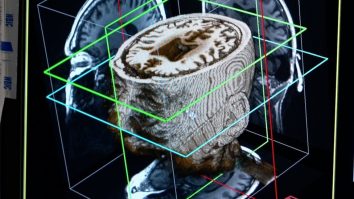 Trăiești în Aleph. Robert Tatoi: Trăiesc într-o lume în care fiecare pixel îmi dă o imagine, iar terrabite-ul îmi dă dimensiune