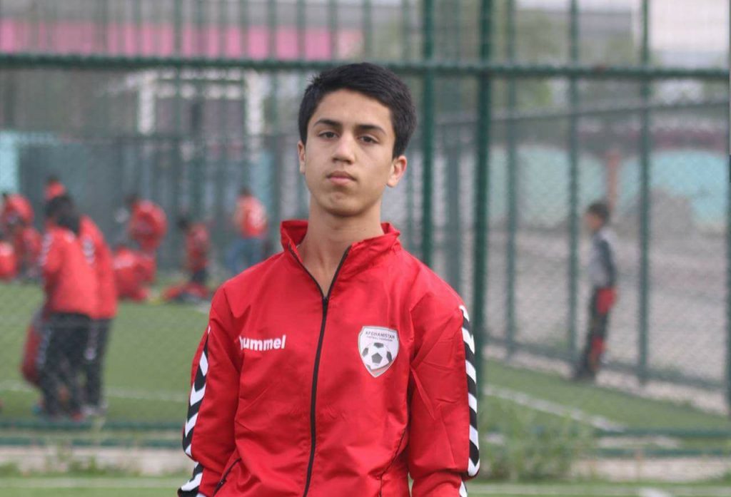 Un fotbalist afgan de 19 ani a murit după ce a căzut dintr-un avion american pe aeroportul din Kabul