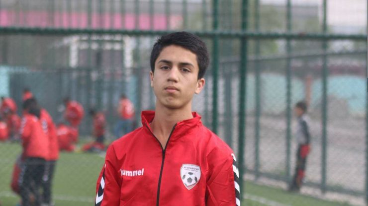 Un fotbalist afgan de 19 ani a murit după ce a căzut dintr-un avion american pe aeroportul din Kabul