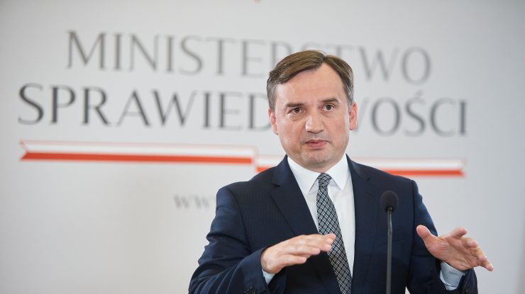 Un ministru polonez spune că Polonia nu ar trebui să rămână în UE cu orice preț