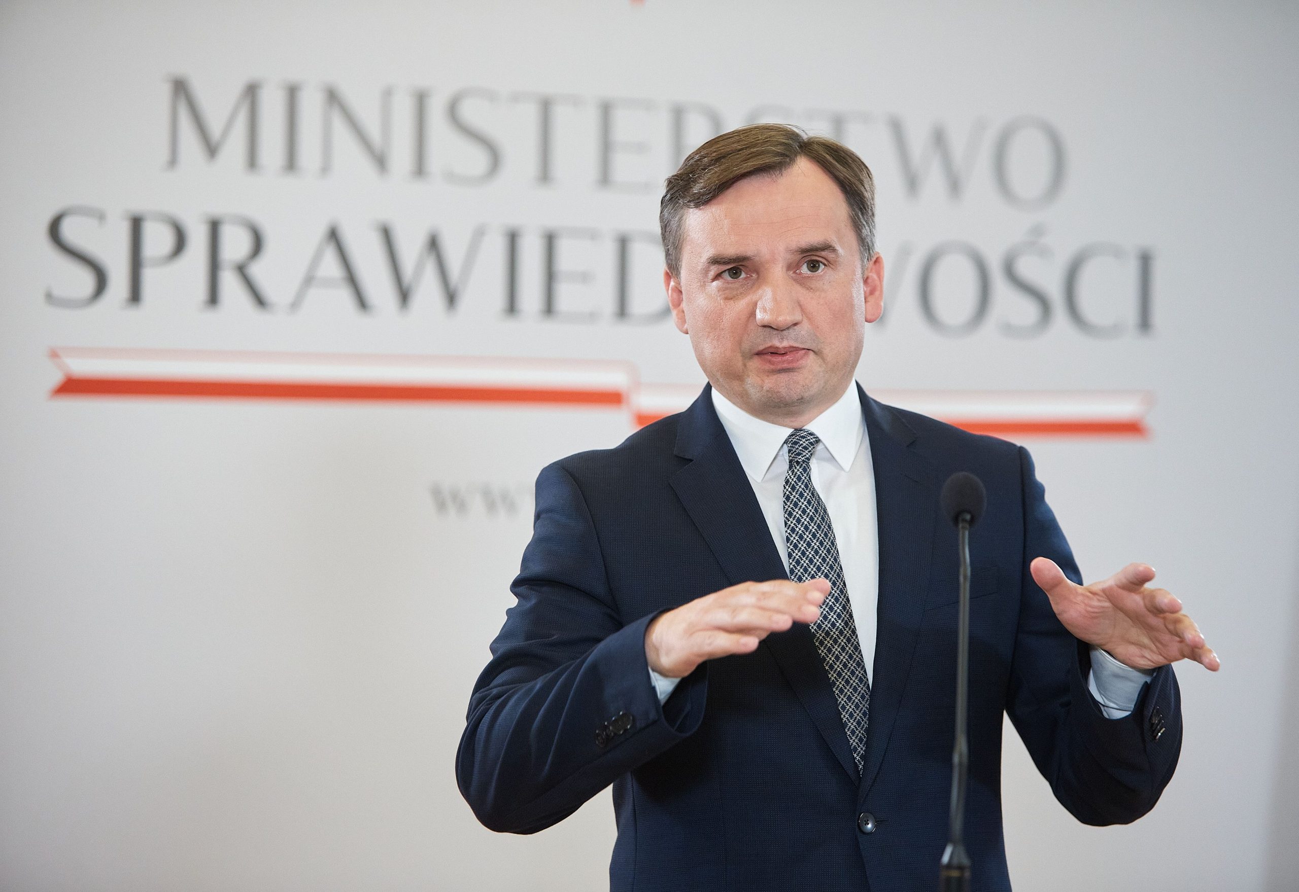 Un ministru polonez spune că Polonia nu ar trebui să rămână în UE cu orice preț